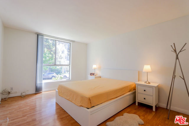 1731 Colby Avenue, Los Angeles, California 90025, 1 Bedroom Bedrooms, ,1 BathroomBathrooms,Condominium,For Sale,Colby,24406385