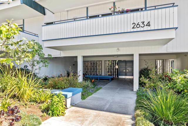 Image 3 of 32 For 2634 Virginia St  14