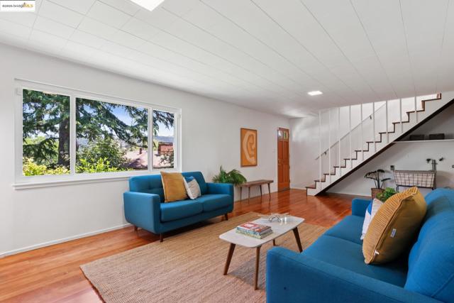 1023 Overlook Rd, Berkeley CA: https://media.crmls.org/mediaz/a3c1788c-d608-4925-929c-76ea0c6af791.jpg