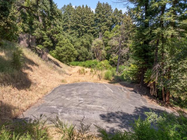 201 Hill House Road, Boulder Creek CA: https://media.crmls.org/mediaz/a3c19da0-6489-4165-8032-f09c10f7667f.jpg