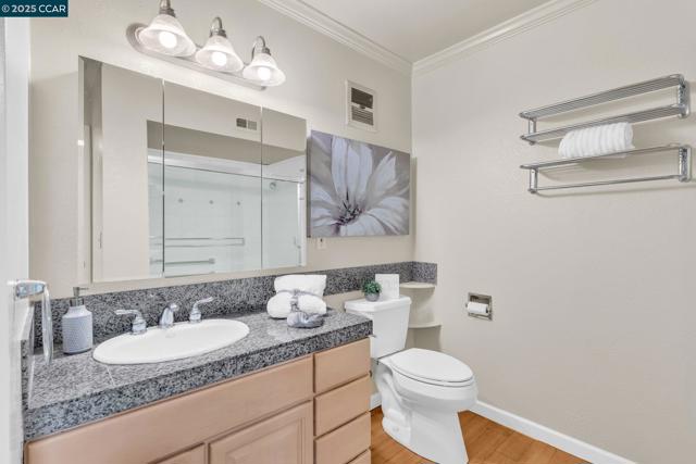 1200 Canyonwood Ct, Walnut Creek CA: https://media.crmls.org/mediaz/a3c1d3a4-004a-4dc3-906b-3dd86335b66a.jpg