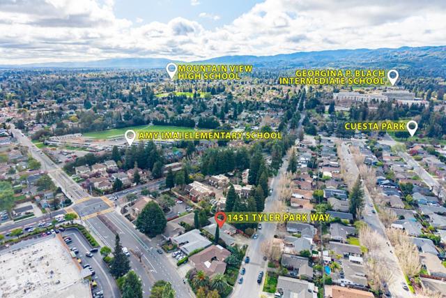 1451 Tyler Park Way, Mountain View CA: https://media.crmls.org/mediaz/a3c1ee9d-5b1e-439b-af86-a672619b7a12.jpg