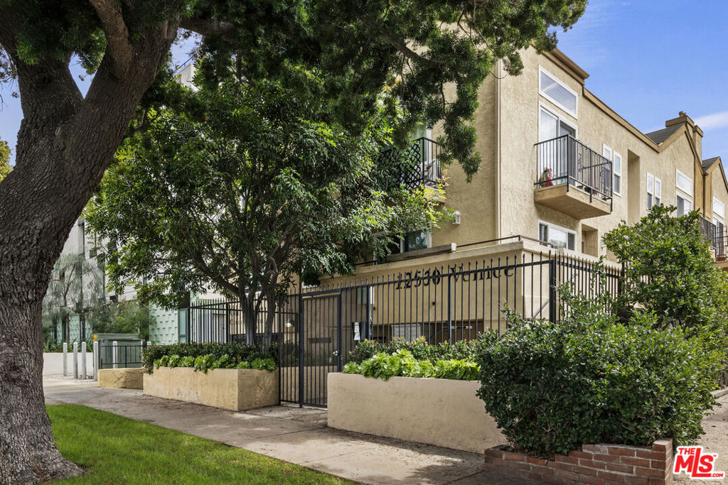 12530 Venice Boulevard Unit 3
