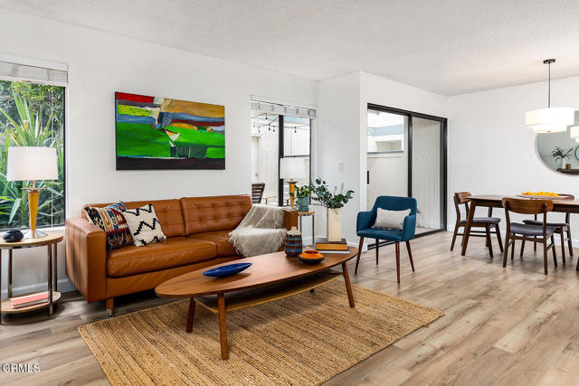 Detail Gallery Image 9 of 40 For 10435 Newhome Ave #2,  Sunland,  CA 91040 - 3 Beds | 2/1 Baths