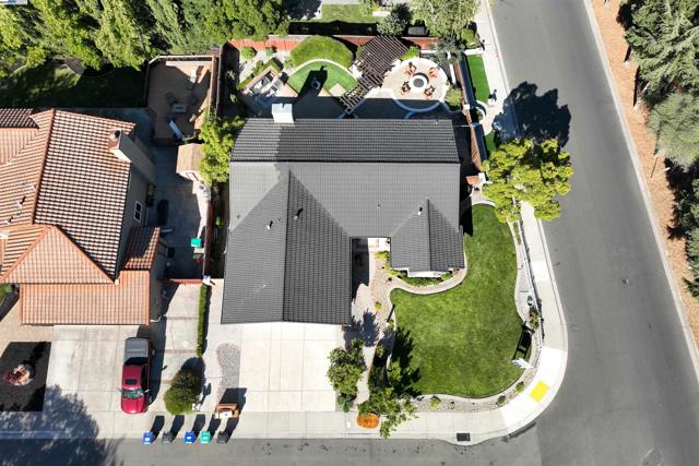 3211 Harvey Ct, Pleasanton CA: https://media.crmls.org/mediaz/a3c387dd-5211-4fc1-a0ea-a08c65cf6787.jpg