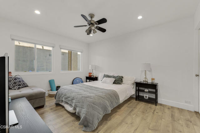 5757 Lake Lindero Drive, Agoura Hills CA: https://media.crmls.org/mediaz/a3c3fbbd-6e26-40bf-abae-3a16e4ae0ede.jpg