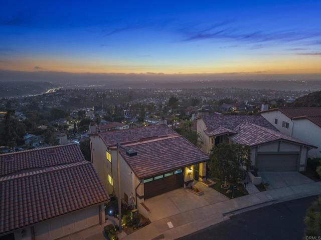 5968 Caminito De La Taza, San Diego CA: https://media.crmls.org/mediaz/a3c417e1-6070-4c13-9e59-f618092dae5d.jpg