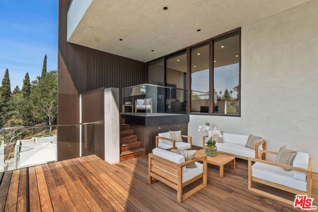1005 Elden Way, Beverly Hills CA: https://media.crmls.org/mediaz/a3c45384-533e-4980-8e2d-c6110459d2cb.jpg