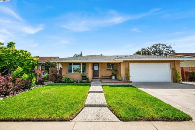 38243 Manzanita St, Newark CA: https://media.crmls.org/mediaz/a3c4aeaf-10f6-42a5-aac9-2478390478e8.jpg