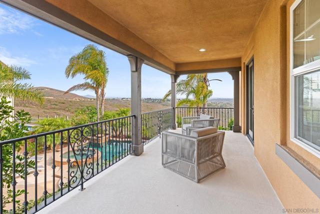 3219 Corte Paloma, Carlsbad CA: https://media.crmls.org/mediaz/a3c58b5e-95d1-4776-8578-af585c50f624.jpg