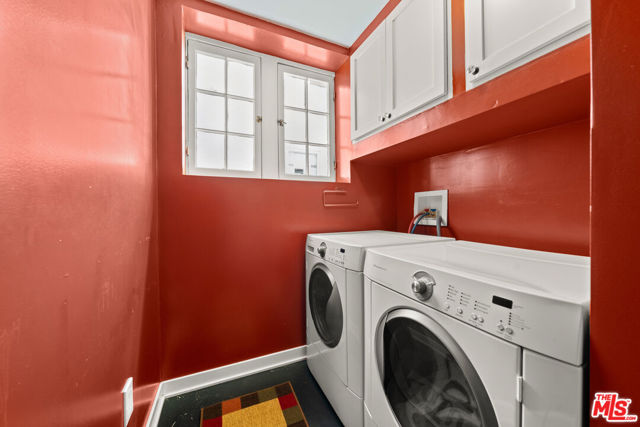 955 W Avenue 37, Los Angeles CA: https://media.crmls.org/mediaz/a3c663ce-5026-49c0-86ef-a6c745e9f31c.jpg