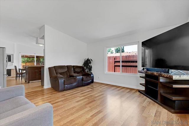 1468 Leaf Ter, San Diego CA: https://media.crmls.org/mediaz/a3c6c3dd-c3f7-4a43-b085-f703ab8a2e3e.jpg