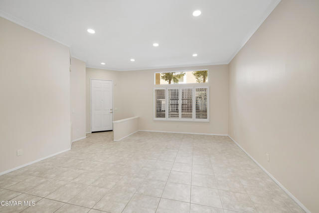 2996 Eagles Claw Avenue, Thousand Oaks CA: https://media.crmls.org/mediaz/a3c7908b-51d4-4b79-9aa0-0672d54a382f.jpg