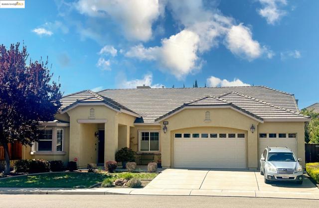 113 Little Ranch Circle, Oakley CA: https://media.crmls.org/mediaz/a3c98b93-1e51-4e4f-9dcc-1d085a2bbd8a.jpg