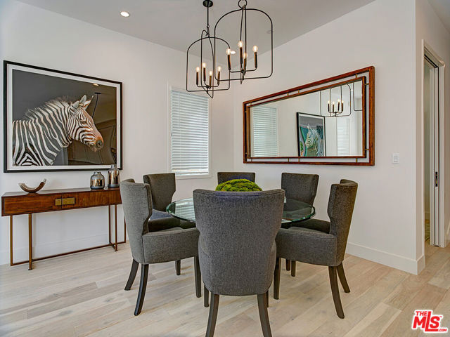 11979 Mayfield Avenue, Los Angeles CA: https://media.crmls.org/mediaz/a3c998a0-cea3-47e6-9225-71f1d3e6a518.jpg