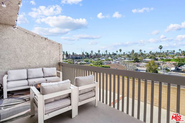 609 Meyer Lane, Redondo Beach, California 90278, 2 Bedrooms Bedrooms, ,1 BathroomBathrooms,Residential,Sold,Meyer,23239303