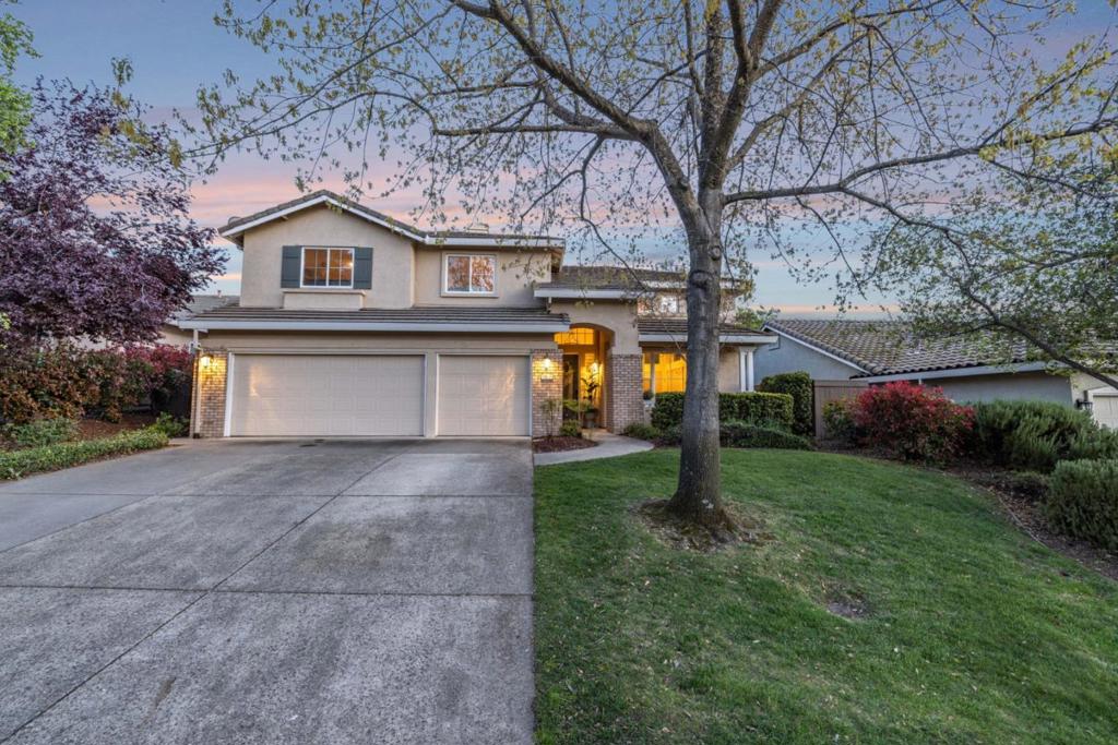 7012 Rosado Drive