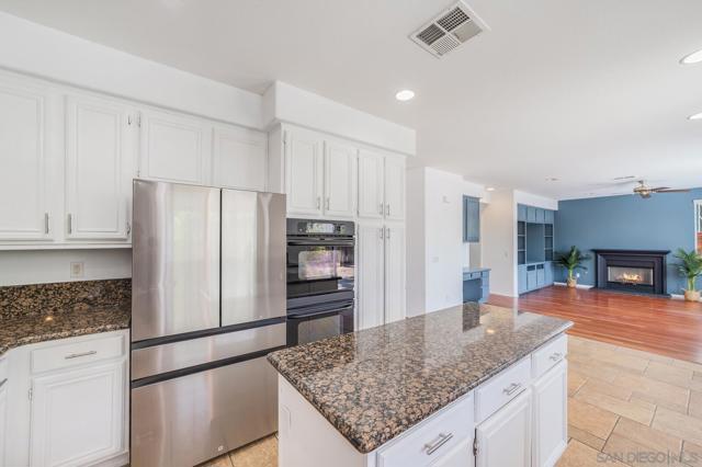 37434 Lumiere Avenue, Murrieta CA: https://media.crmls.org/mediaz/a3ca7a95-71c5-4ada-b4bf-2e9eeefa445c.jpg