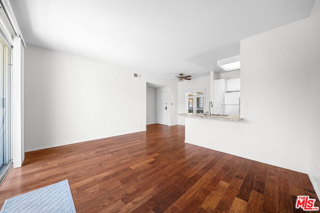 2150 Camino De La Reina - photo 8