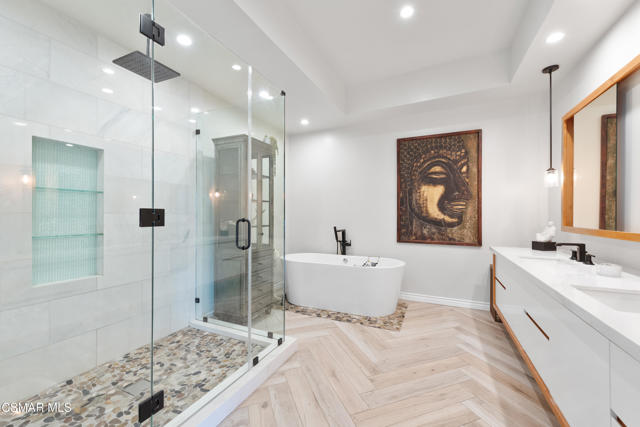 28333 Foothill Drive, Agoura Hills CA: https://media.crmls.org/mediaz/a3cacdf6-3eb5-43b5-93c4-589bf4b59c1d.jpg