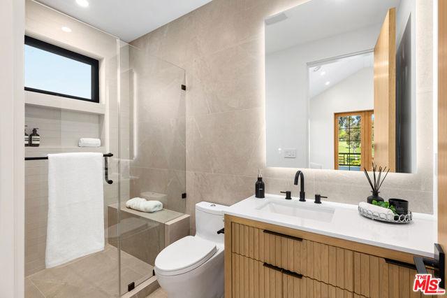 2565 Patricia Avenue, Los Angeles CA: https://media.crmls.org/mediaz/a3cb4604-19d2-4608-8ff9-3327de25c06b.jpg