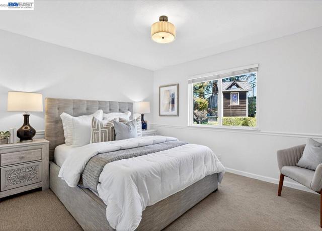 Image 34 of 60 For 976 Richard Ln