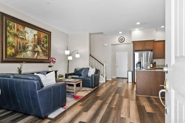 Detail Gallery Image 9 of 34 For 1310 Santa Liza Ave #8,  Chula Vista,  CA 91913 - 4 Beds | 4 Baths