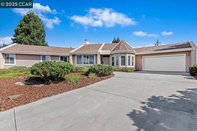 2323 Grosvenor Heights Ct, Livermore CA: https://media.crmls.org/mediaz/a3cc4538-5b6b-4b18-90e9-61c48b68cae9.jpg