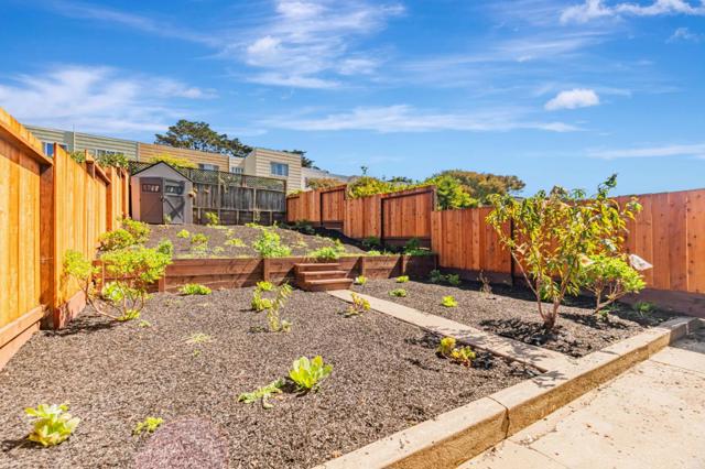 1834 38th Avenue, San Francisco CA: https://media.crmls.org/mediaz/a3cc7469-02fa-4f97-9418-541de0aee6fe.jpg