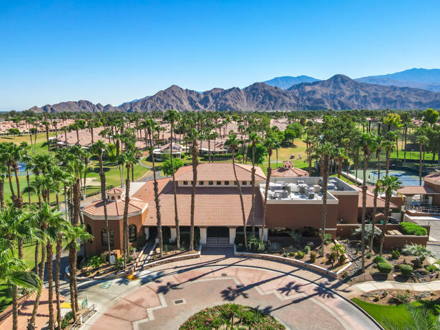 76955 Turendot Street, Palm Desert CA: https://media.crmls.org/mediaz/a3ccc67b-eb74-4550-8f0c-d23f8a9aae7e.jpg