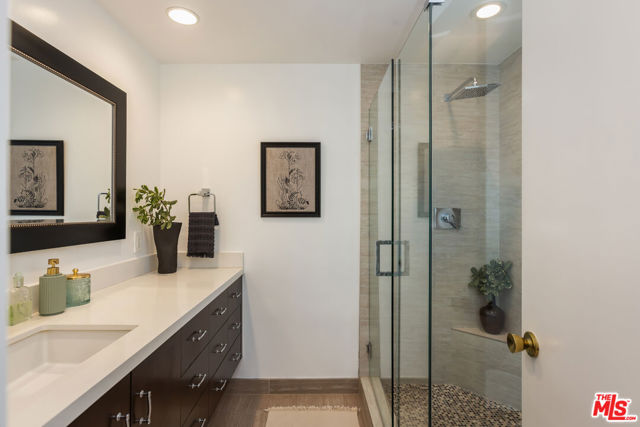 17336 Marilla Street photo 19