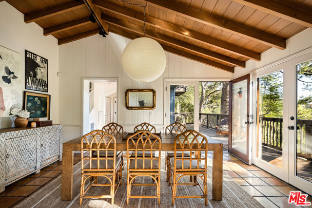2415 Castilian Drive, Los Angeles CA: https://media.crmls.org/mediaz/a3ccf74b-32bb-44a2-abab-b072165af6fa.jpg