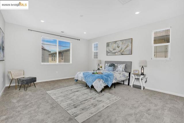 89 Baird Cir, Brentwood CA: https://media.crmls.org/mediaz/a3cd2b08-c097-4729-a750-397374008878.jpg