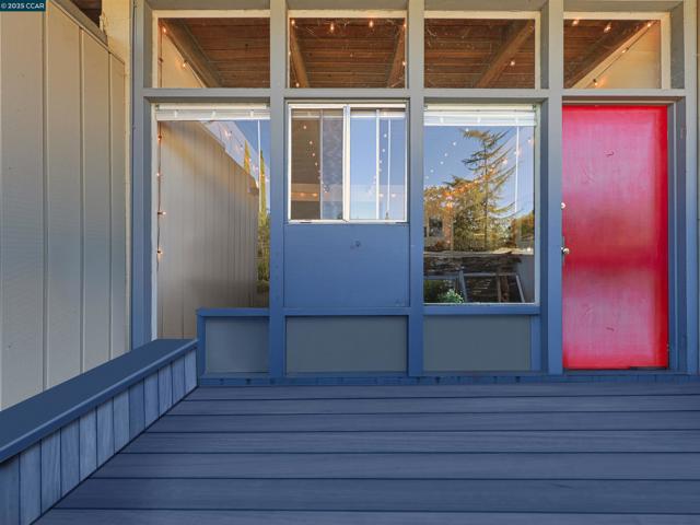 891 Bell Street, Lafayette CA: https://media.crmls.org/mediaz/a3cdd888-73b2-4ce2-9162-7ac2ee5c766b.jpg