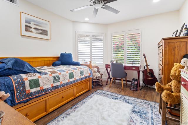4695 Adra Way, Oceanside CA: https://media.crmls.org/mediaz/a3cde406-6ac3-43bd-b6ad-6769db498fec.jpg