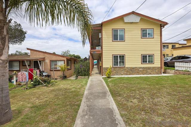 Image 3 of 13 For 2220 Dunlop St