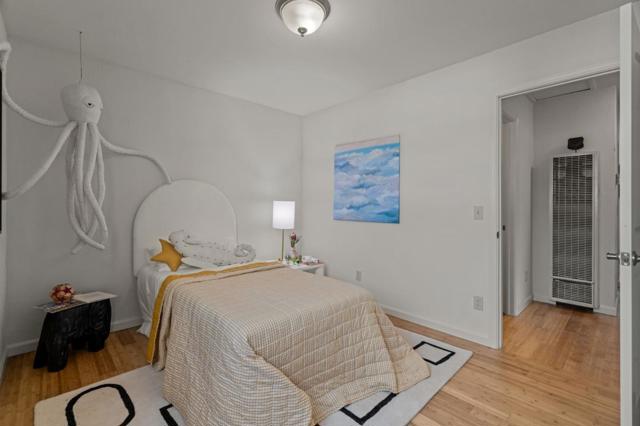 652 Montezuma Drive, Pacifica CA: https://media.crmls.org/mediaz/a3cf1cfb-1015-4438-bae6-1e0a3bbd328f.jpg