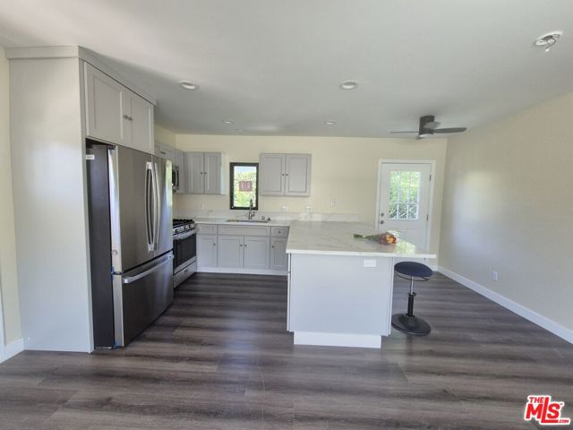 6641 Chimineas Avenue, Reseda CA: https://media.crmls.org/mediaz/a3cf6bb8-7c13-4dde-8dfc-17d68fd2f532.jpg