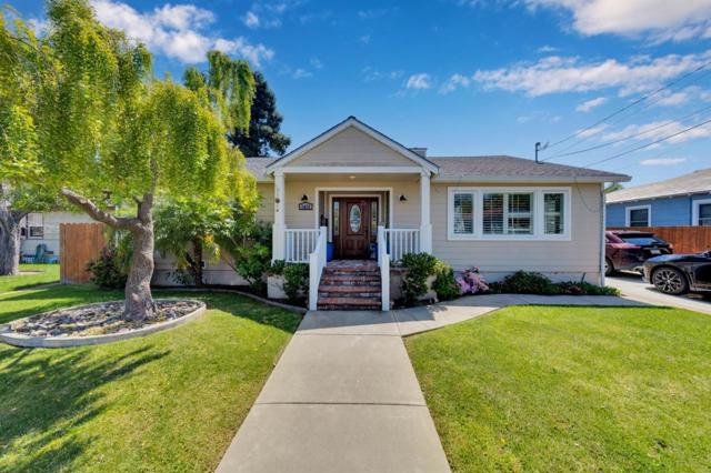 1418 Bradley Court, San Mateo CA: https://media.crmls.org/mediaz/a3cfa585-90fb-48c6-9444-28743f1301c2.jpg