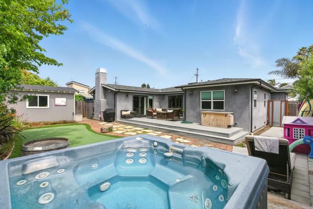 301 25th Avenue, Santa Cruz CA: https://media.crmls.org/mediaz/a3d0fb3e-8f9d-4546-b8d6-0e6740a0ff8e.jpg