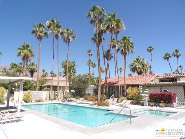 1816 N Mira Loma Way, Palm Springs CA: https://media.crmls.org/mediaz/a3d1273e-d256-4bbf-9dbc-13986f7bd86d.jpg