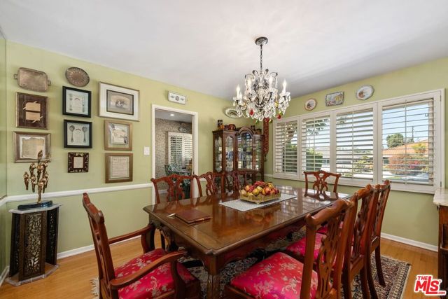 5550 W 63rd Street, Los Angeles CA: https://media.crmls.org/mediaz/a3d14e6b-7cc0-4d38-918f-b8394ab3da3b.jpg