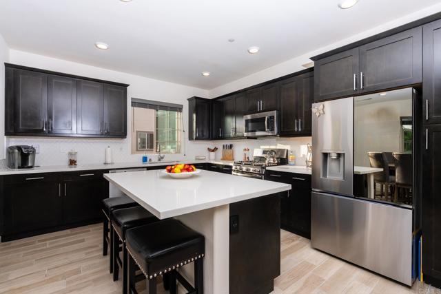 Detail Gallery Image 11 of 54 For 4336 Harbor Way, Oceanside,  CA 92056 - 3 Beds | 3/1 Baths