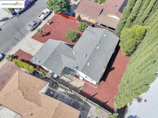 1660 Jenkinson Drive, Concord CA: https://media.crmls.org/mediaz/a3d19ba5-1662-4ede-92cb-e42b04f6c258.jpg