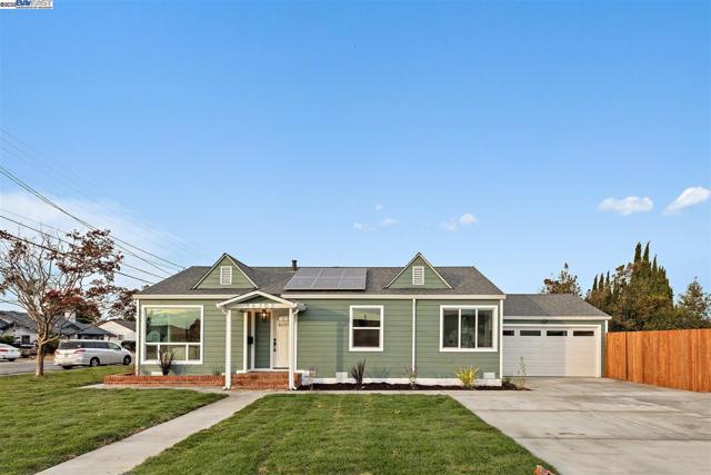 36702 Olive St, Newark CA: https://media.crmls.org/mediaz/a3d1be5b-ad10-4ae7-8bc1-639467f83eba.jpg