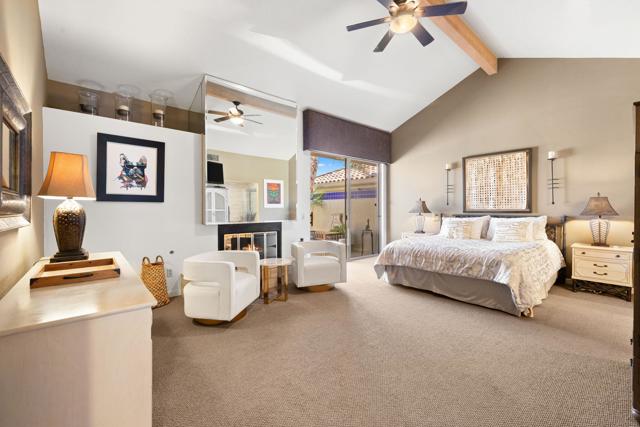 267 Kavenish W Drive, Rancho Mirage CA: https://media.crmls.org/mediaz/a3d21bb4-d101-4114-be0b-13ad63e41e55.jpg