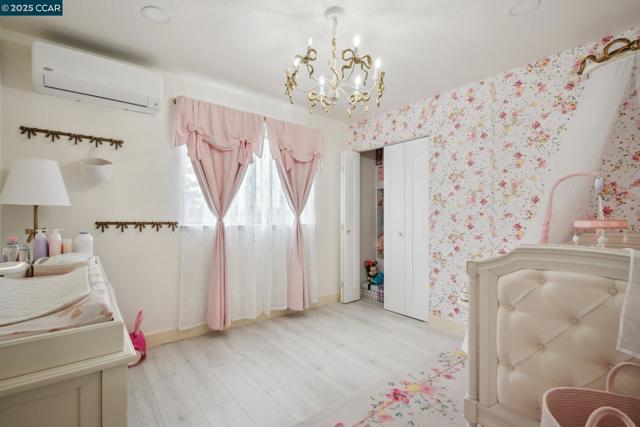 5497 Silver Sage Ct, Concord CA: https://media.crmls.org/mediaz/a3d25b1a-07bd-4f5e-bc3b-02787b2adf18.jpg
