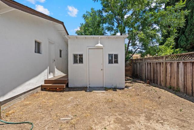 65 S Claremont Avenue, San Jose CA: https://media.crmls.org/mediaz/a3d2ba37-d551-4b99-a827-a7f3a8053915.jpg
