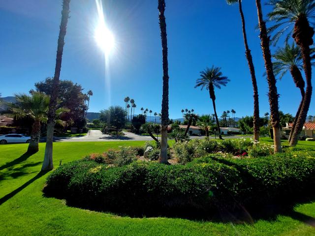 45885 Algonquin Circle, Indian Wells CA: https://media.crmls.org/mediaz/a3d36f51-a91a-42b2-a846-21cf6716d9d3.jpg