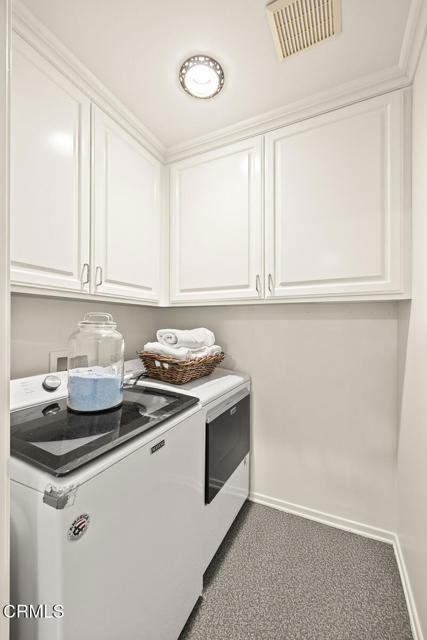 4929 Oakwood Avenue, La Canada Flintridge CA: https://media.crmls.org/mediaz/a3d47bde-3b2e-452b-9fa6-35d3da754f3f.jpg